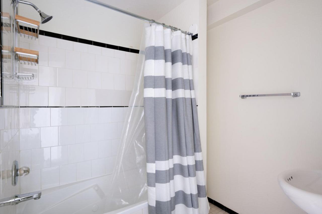 Gold Coast W Doorman Gym 2 Blocks To L Chi-916 Apartment *