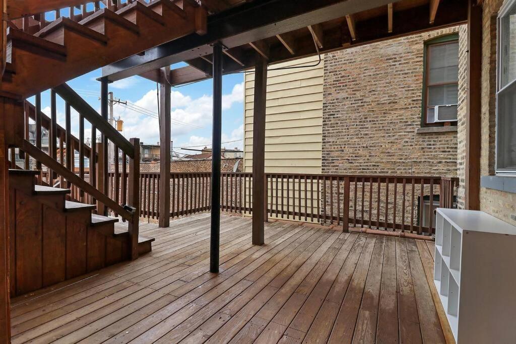 Live The Dream In Wrigleyville's 3br Gem *