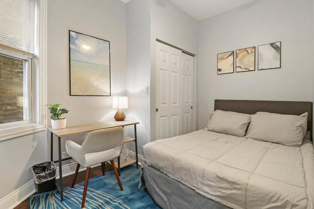 Live The Dream In Wrigleyville's 3br Gem