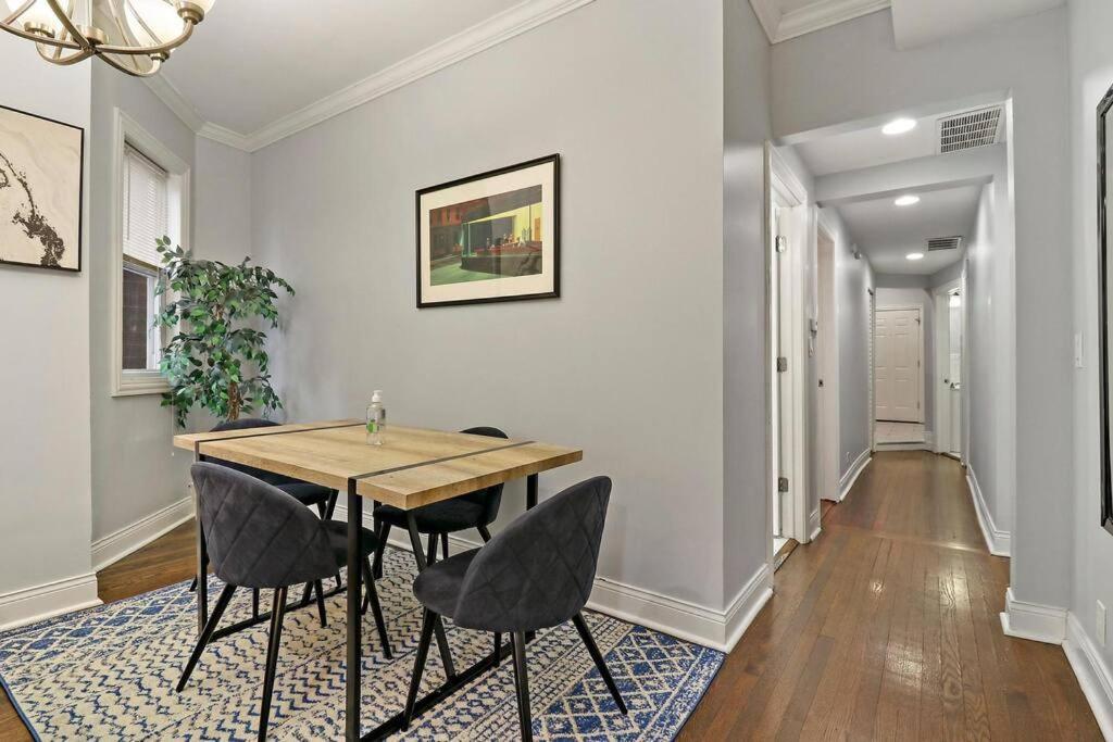 Live The Dream In Wrigleyville's 3br Gem Apartment *
