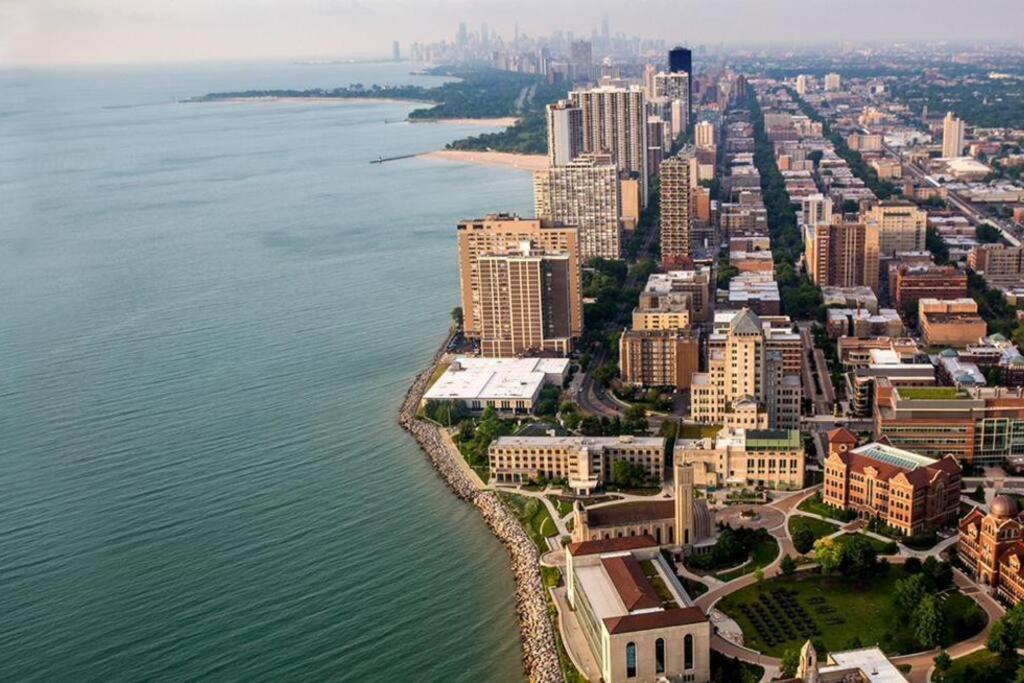 Discover North Side From Modern Apartment Chicago