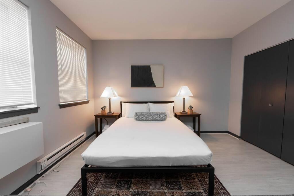 Discover North Side From Modern Apartment
