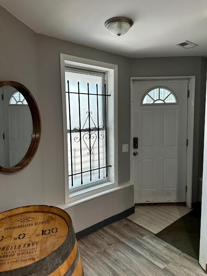 Cozy & Spacious In Irving Park Apartment