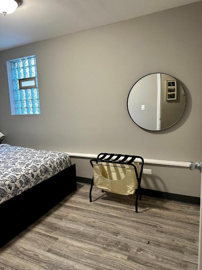 Cozy & Spacious In Irving Park Chicago
