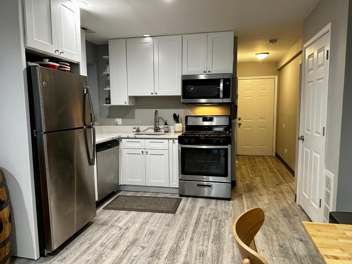 Cozy & Spacious In Irving Park Chicago