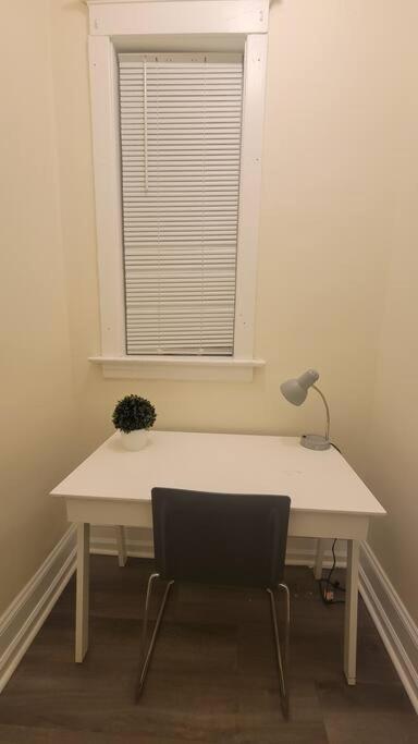 Apartment Chateau De Woodlawn - Peaceful 3 Bedroom Apartment. *