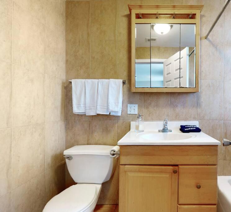 The Cozy Quarters - Sleeps 10 *