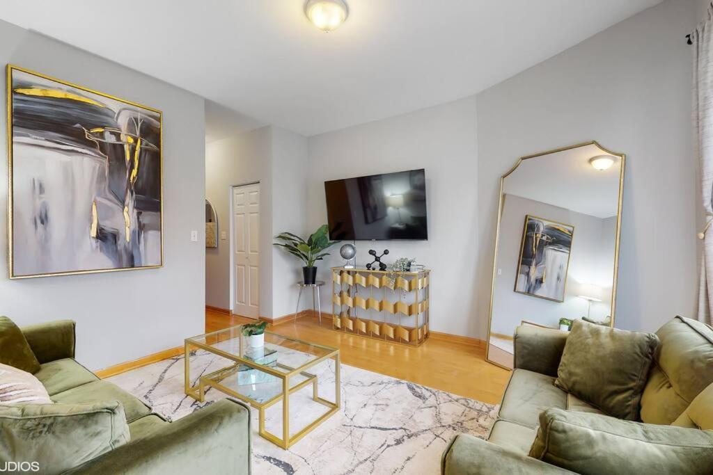 The Cozy Quarters - Sleeps 10 Apartment Chicago