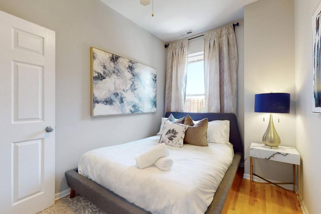 The Cozy Quarters - Sleeps 10 Apartment Chicago