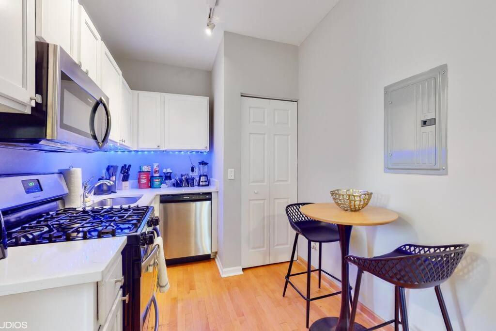 The Cozy Quarters - Sleeps 10 *