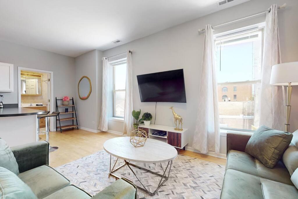 The Cozy Quarters - Sleeps 10 Apartment
