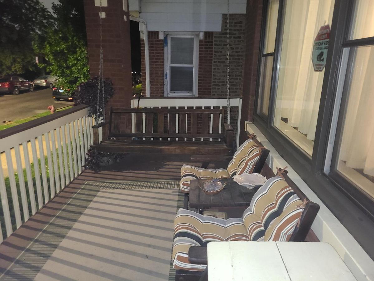 Well-appointed Cozy Portage Park Apt, Dogs, Kids, Free Parking, 420 Compliant Apartment Chicago