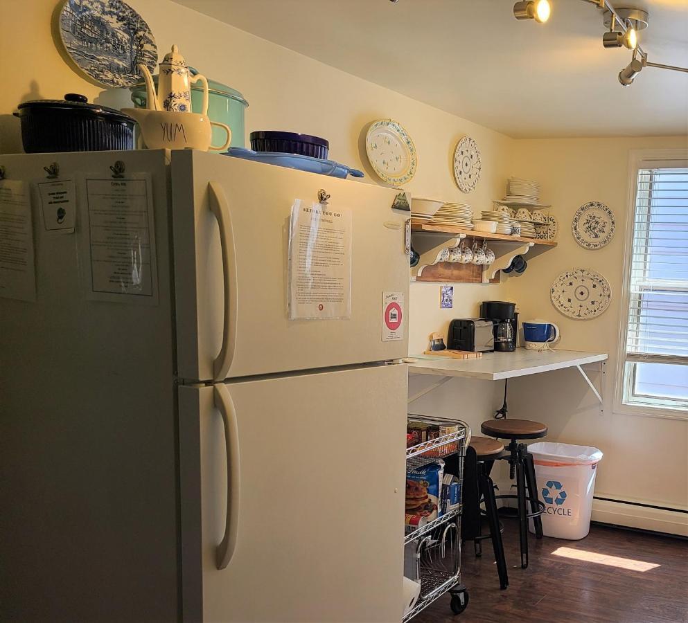 Apartment Well-appointed Cozy Portage Park Apt, Dogs, Kids, Free Parking, 420 Compliant *