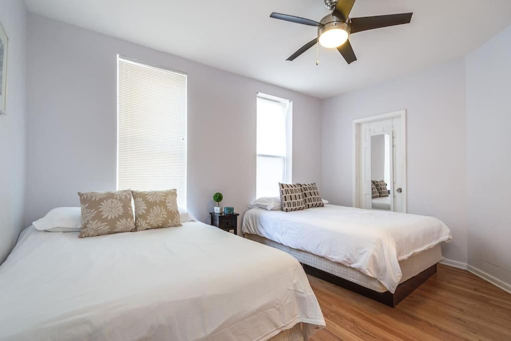 Lincoln Park Living - 2 *