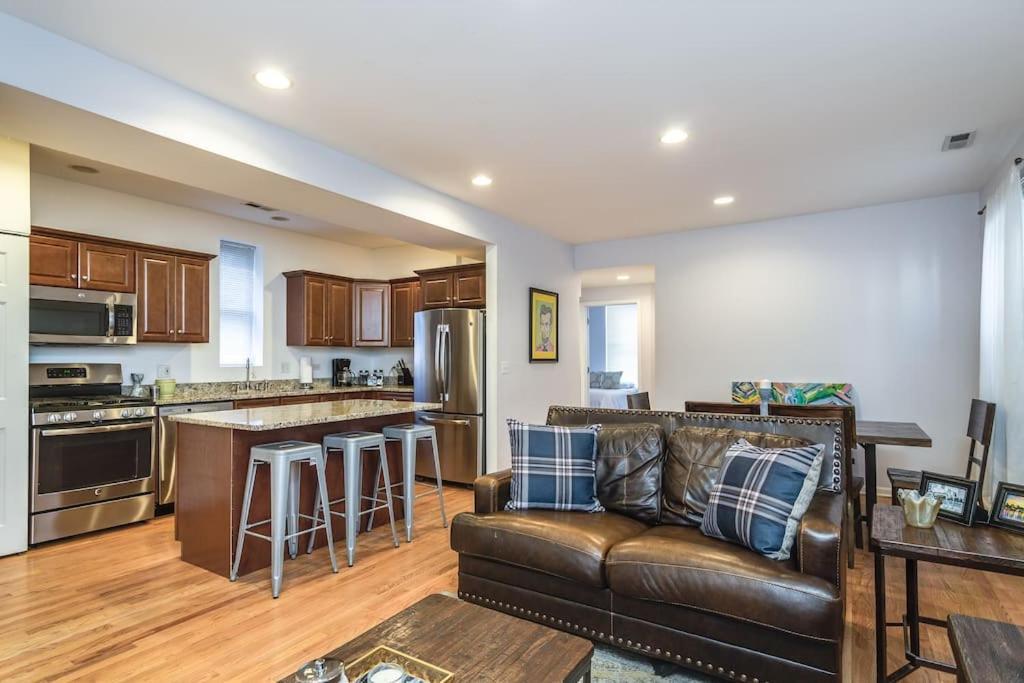 Lincoln Park Living - 2