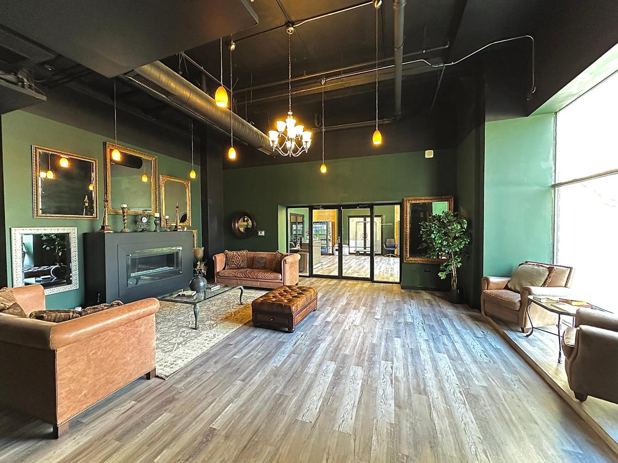 Mccormick 5br With 3ba Luxury For Groups That Sleeps Up To 12 Guests With Pool Table, Optional Parking And Gym Access Chicago