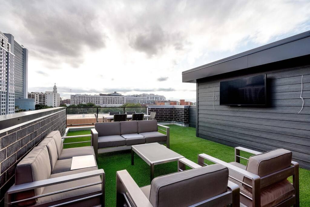 Breathtaking Downtown Penthouse B - Sleeps 11 Chicago