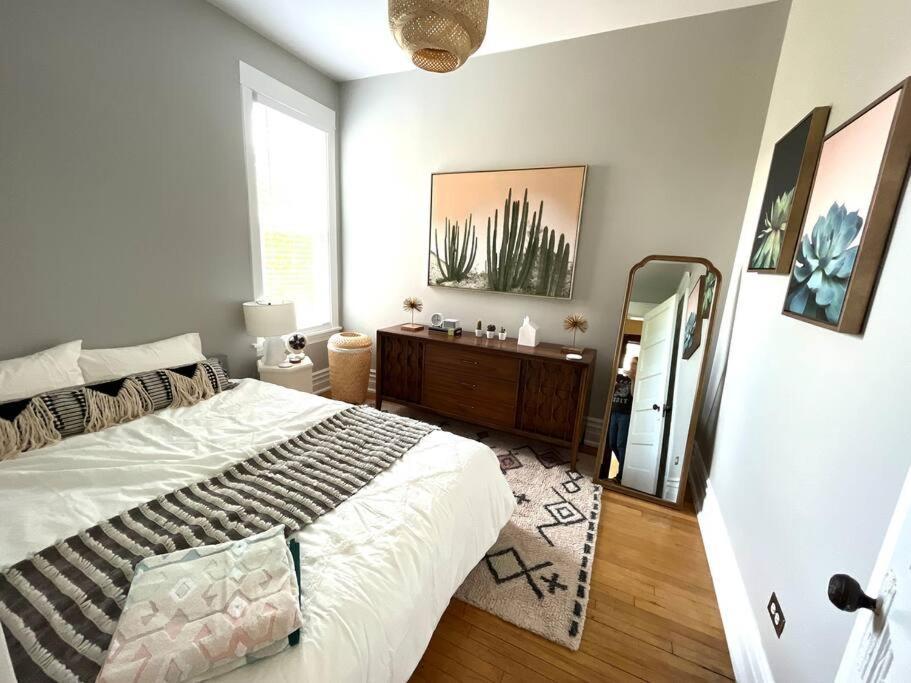 2br 1ba Irving Park Updated Vintage Unit 2-flat Chicago
