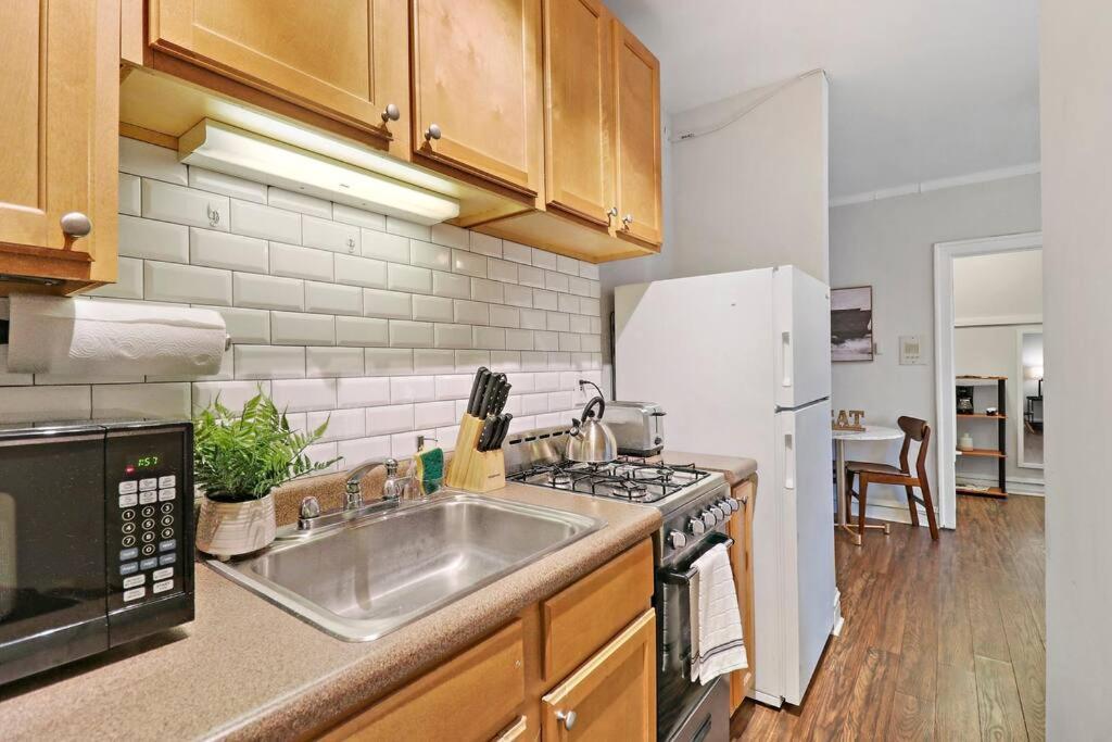 Apartment Charm Studio Apt In - Kenwood 205 *
