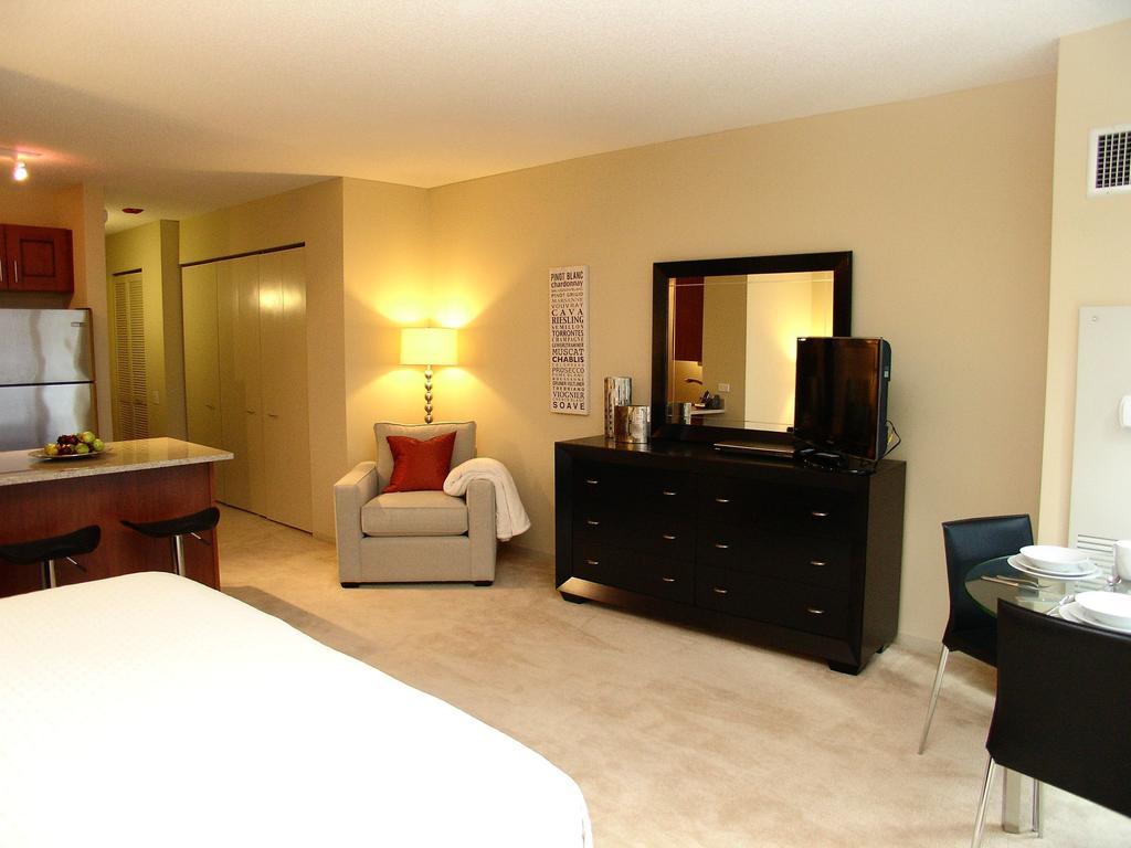 Aparthotel Modern Loop 4*