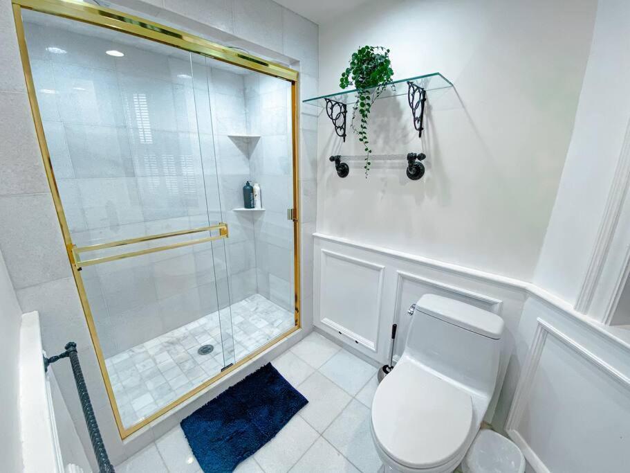 Apartment 4bedroom Gold Coast Duplex With Jacuzzi In The Bedroom And Optional Valet Parking
