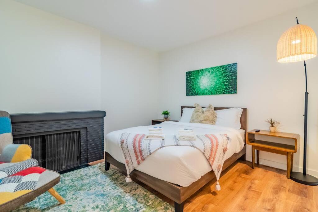 Apartment 4bedroom Gold Coast Duplex With Jacuzzi In The Bedroom And Optional Valet Parking *