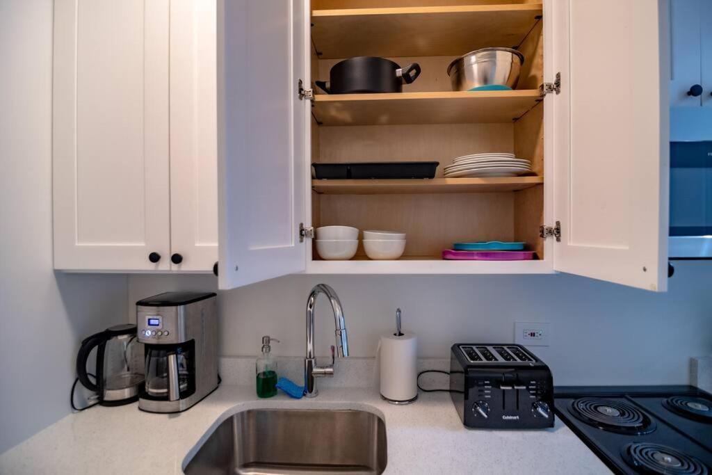 Apartment 4bedroom Gold Coast Duplex With Jacuzzi In The Bedroom And Optional Valet Parking Chicago
