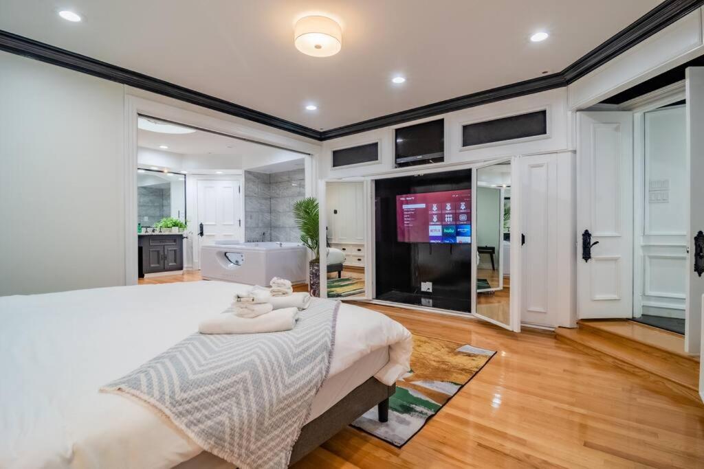 4bedroom Gold Coast Duplex With Jacuzzi In The Bedroom And Optional Valet Parking Apartment Chicago