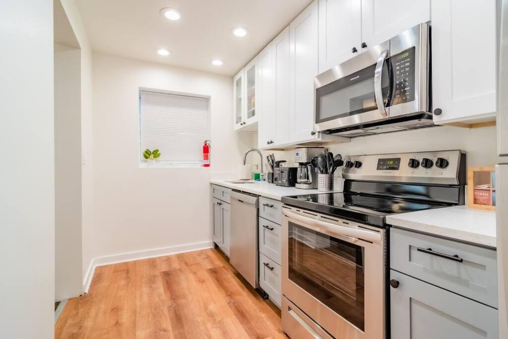 4bedroom Gold Coast Duplex With Jacuzzi In The Bedroom And Optional Valet Parking * Chicago