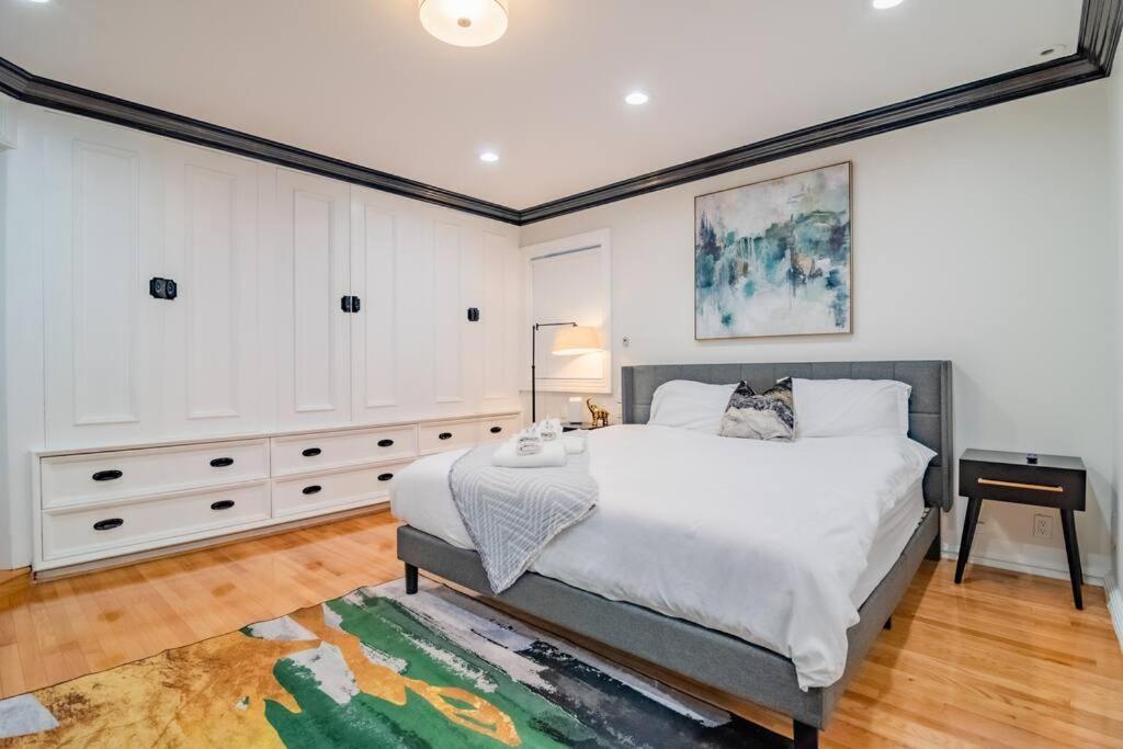 4bedroom Gold Coast Duplex With Jacuzzi In The Bedroom And Optional Valet Parking Apartment *