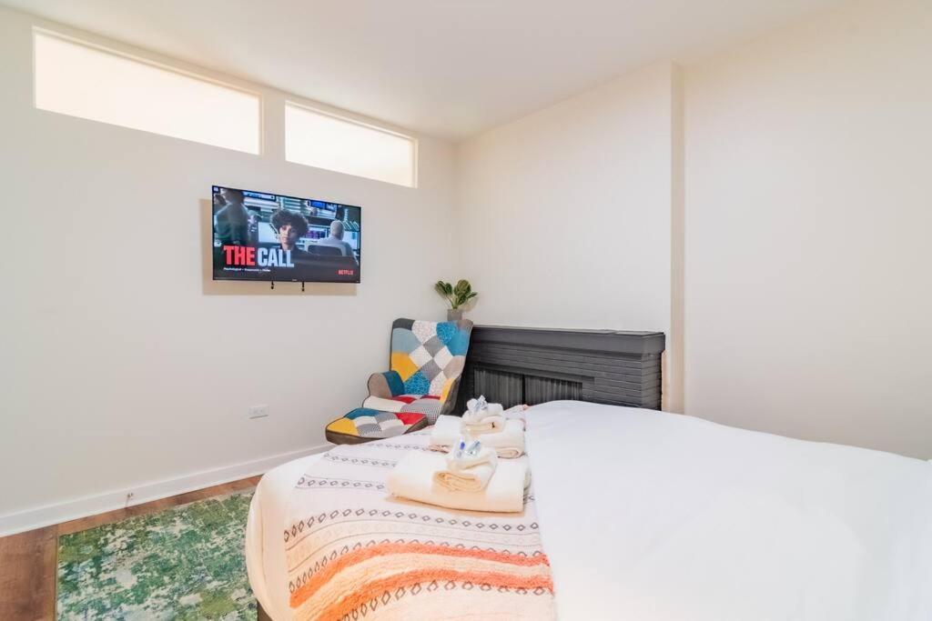 4bedroom Gold Coast Duplex With Jacuzzi In The Bedroom And Optional Valet Parking