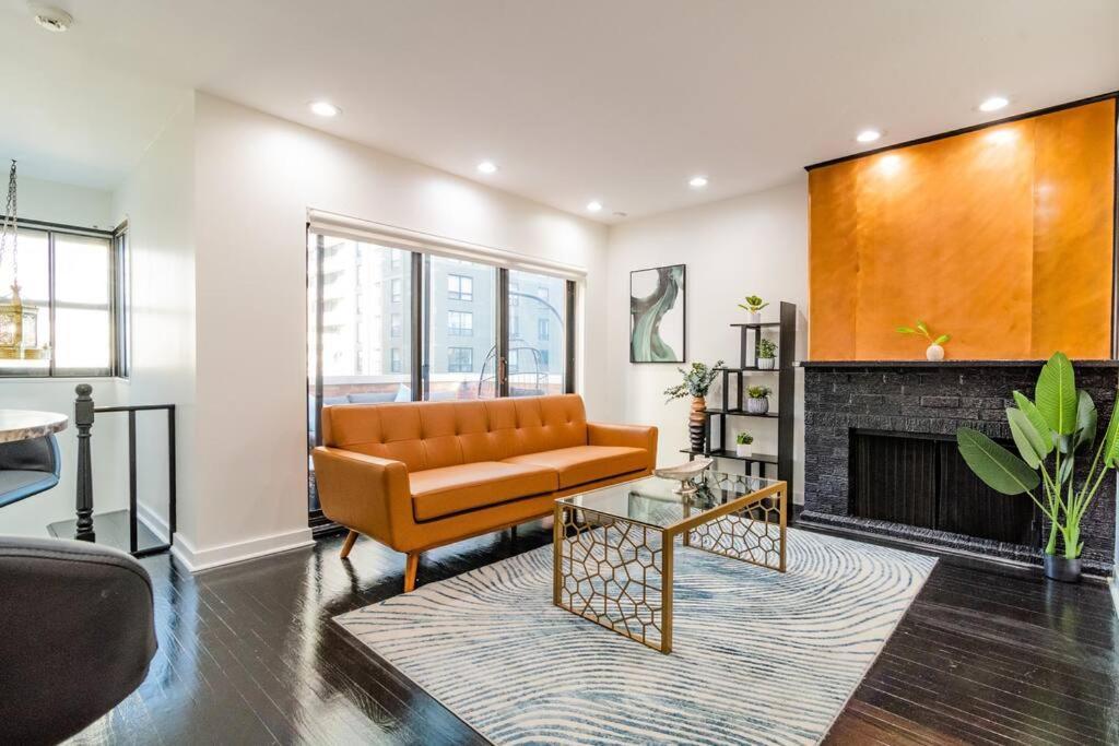 4bedroom Gold Coast Duplex With Jacuzzi In The Bedroom And Optional Valet Parking Apartment *