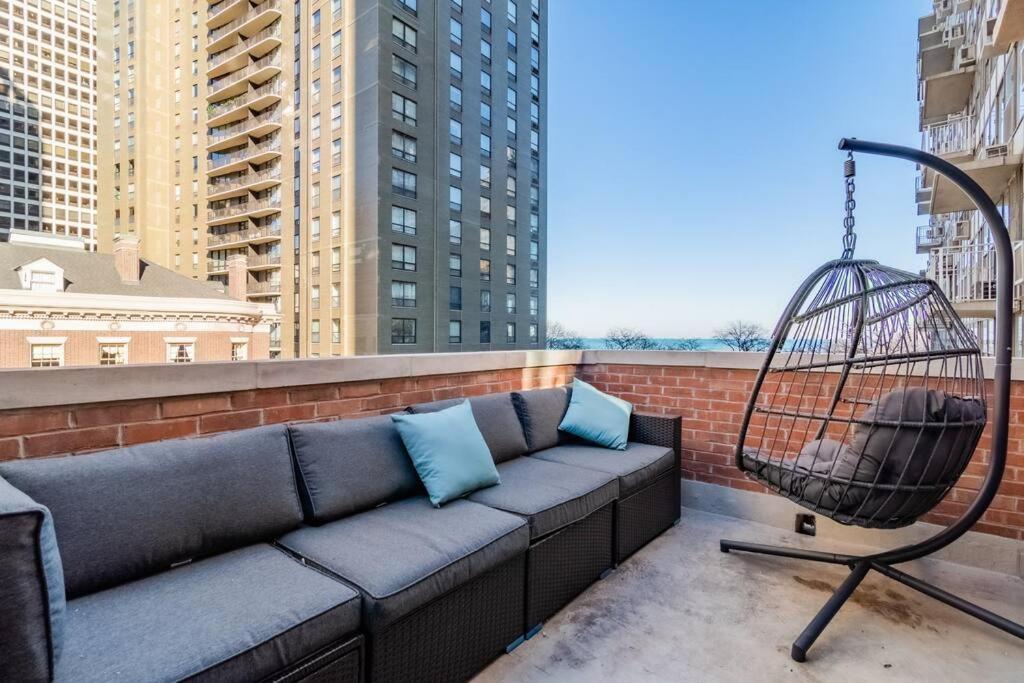 4bedroom Gold Coast Duplex With Jacuzzi In The Bedroom And Optional Valet Parking