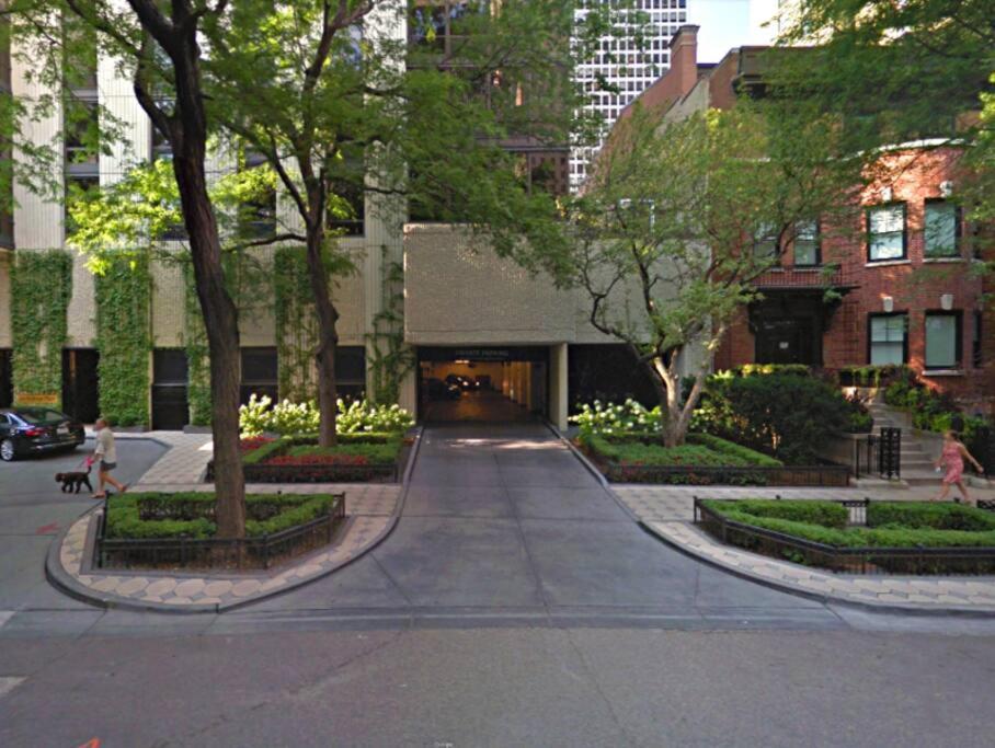 4bedroom Gold Coast Duplex With Jacuzzi In The Bedroom And Optional Valet Parking Apartment *