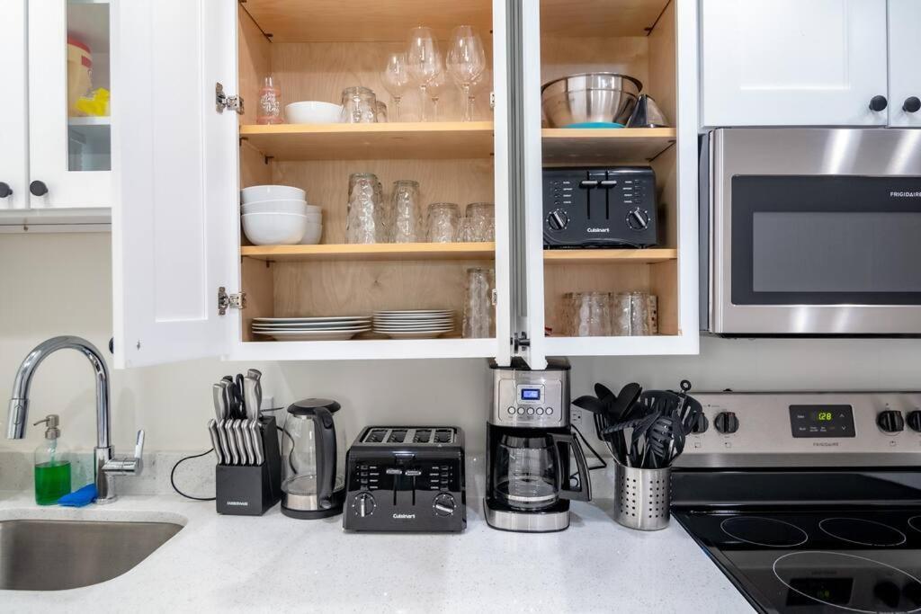 Apartment 4bedroom Gold Coast Duplex With Jacuzzi In The Bedroom And Optional Valet Parking Chicago