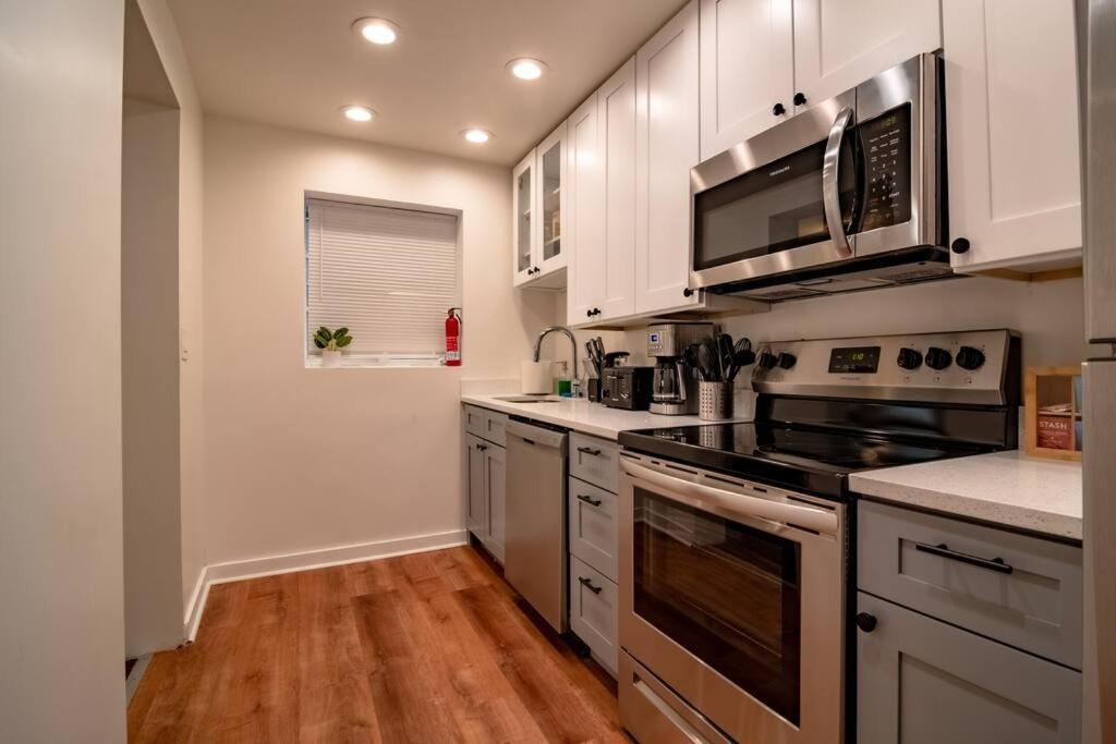 4bedroom Gold Coast Duplex With Jacuzzi In The Bedroom And Optional Valet Parking * Chicago