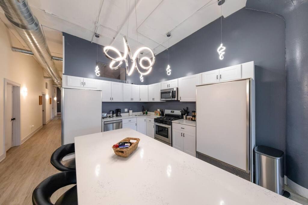 Mccormick 5br With 3ba Luxury For Groups That Sleeps Up To 12 Guests With Pool Table, Optional Parking And Gym Access Apartment