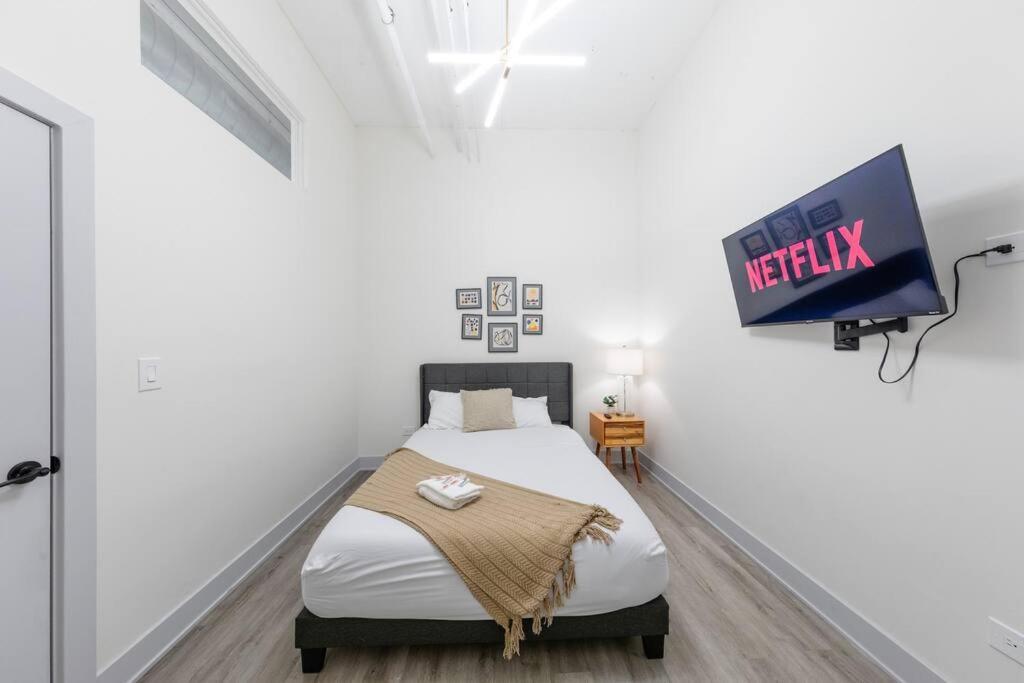 Mccormick 5br With 3ba Luxury For Groups That Sleeps Up To 12 Guests With Pool Table, Optional Parking And Gym Access