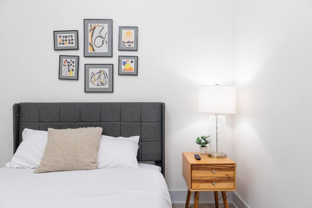 Apartment Mccormick 5br With 3ba Luxury For Groups That Sleeps Up To 12 Guests With Pool Table, Optional Parking And Gym Access Chicago
