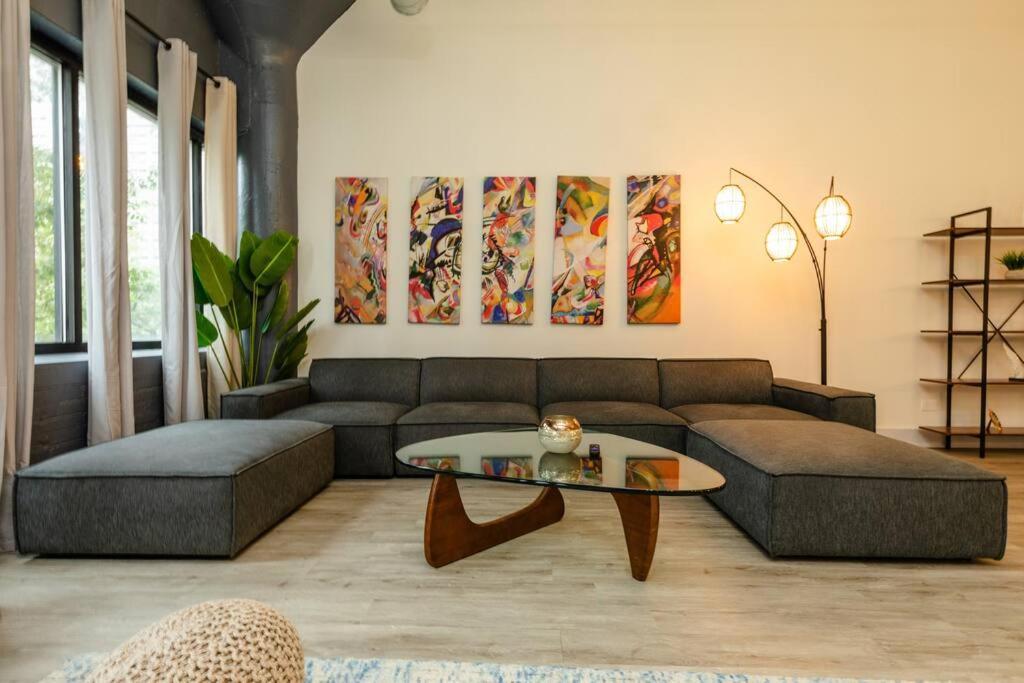 Mccormick 5br With 3ba Luxury For Groups That Sleeps Up To 12 Guests With Pool Table, Optional Parking And Gym Access Apartment