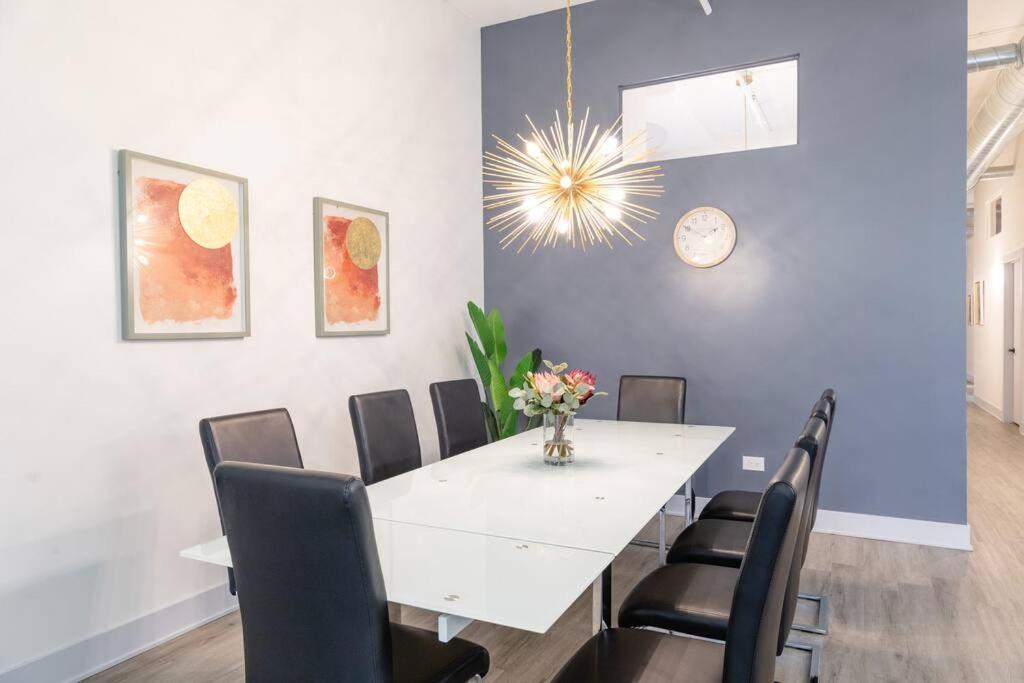Mccormick 5br With 3ba Luxury For Groups That Sleeps Up To 12 Guests With Pool Table, Optional Parking And Gym Access Apartment *