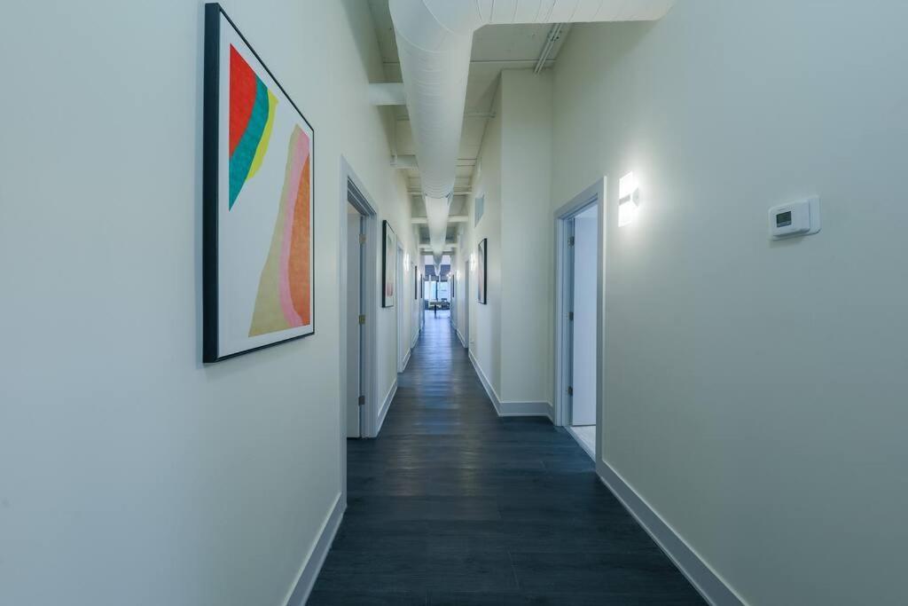 Mccormick 6br-4ba Luxury That Sleeps 12 Guests With Jacuzzi & Pool Table, Group And Optional Parking Apartment Chicago
