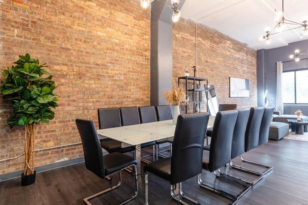 Mccormick 6br-4ba Luxury That Sleeps 12 Guests With Jacuzzi & Pool Table, Group And Optional Parking Apartment *