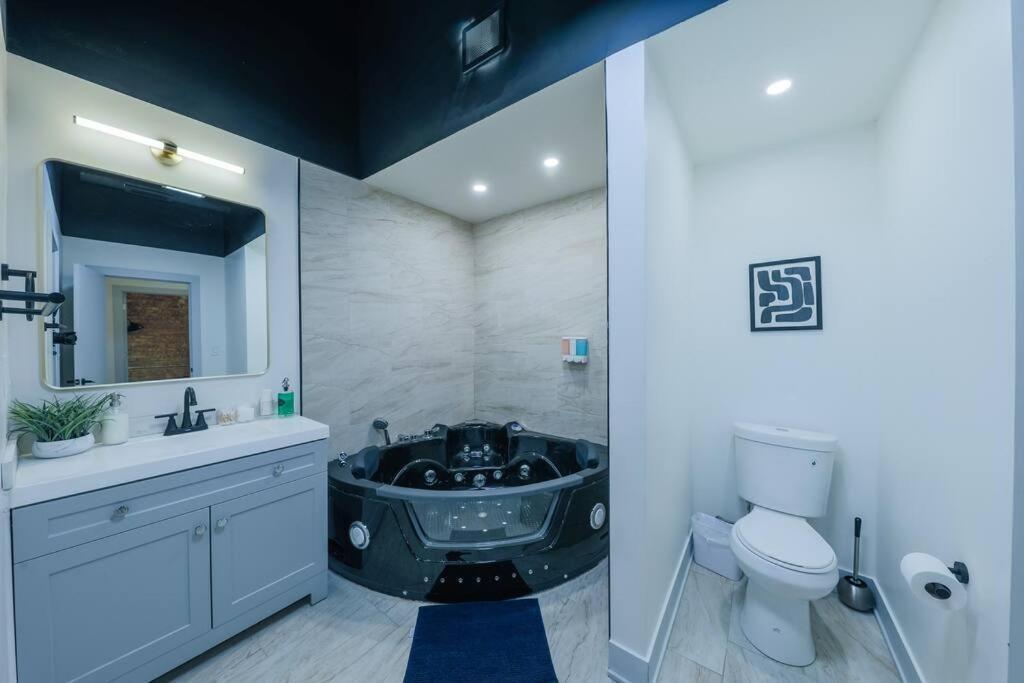 Apartment Mccormick 6br-4ba Luxury That Sleeps 12 Guests With Jacuzzi & Pool Table, Group And Optional Parking *