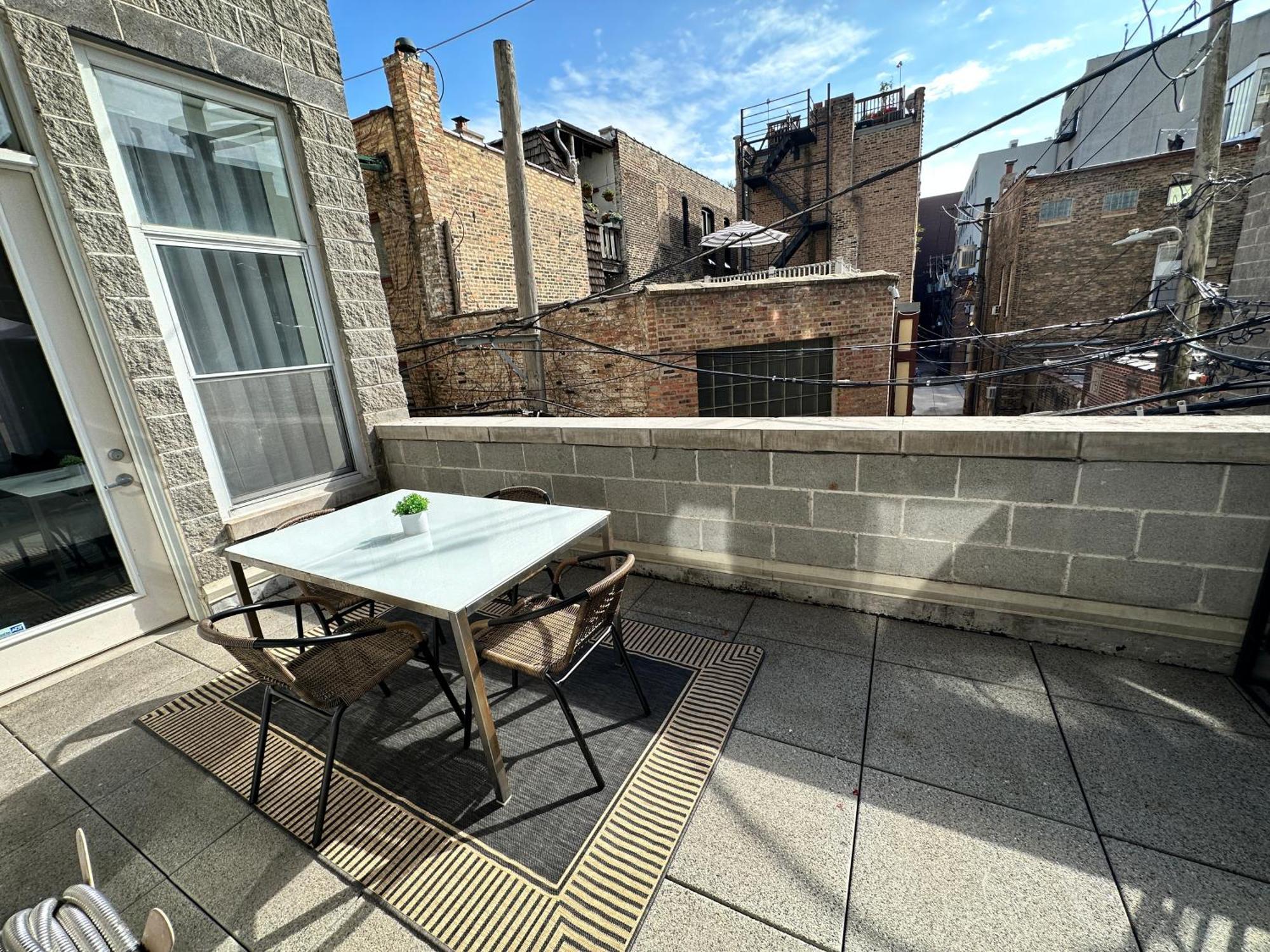 Old Town Pied-a-terre With Private Terrace And Parking! Holiday home *