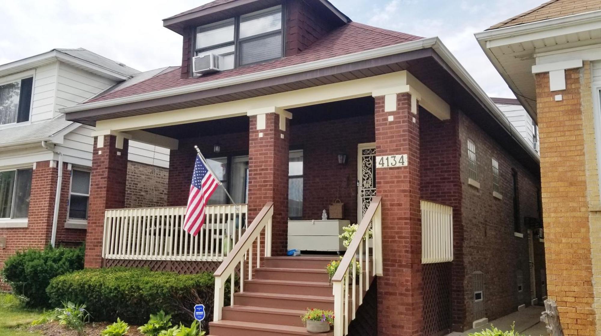 Well-appointed Cozy Portage Park Apt, Dogs, Kids, Free Parking, 420 Compliant Apartment *