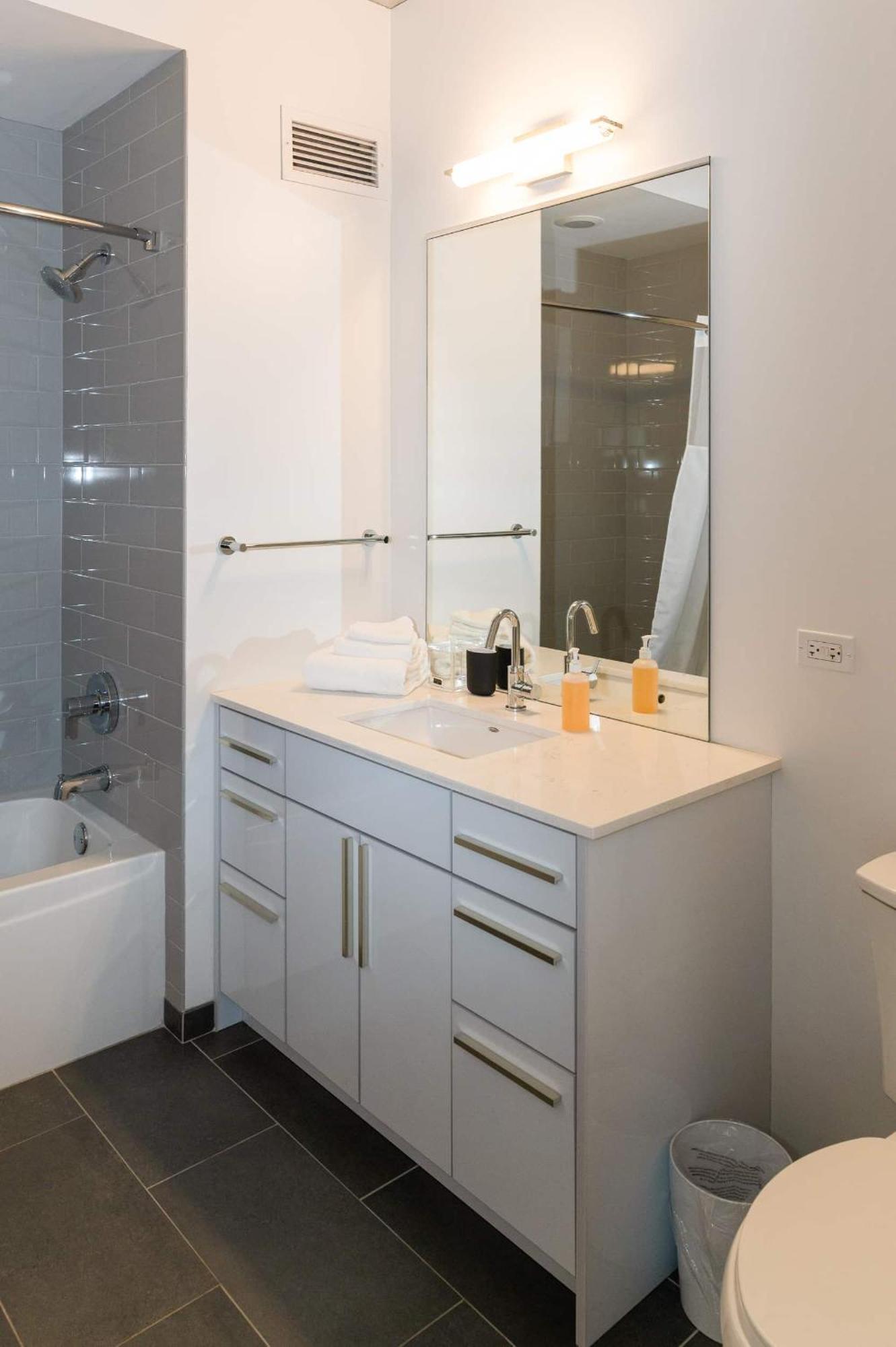 Apartment 2br Elegant Premium With Balcony & Sweeping Views