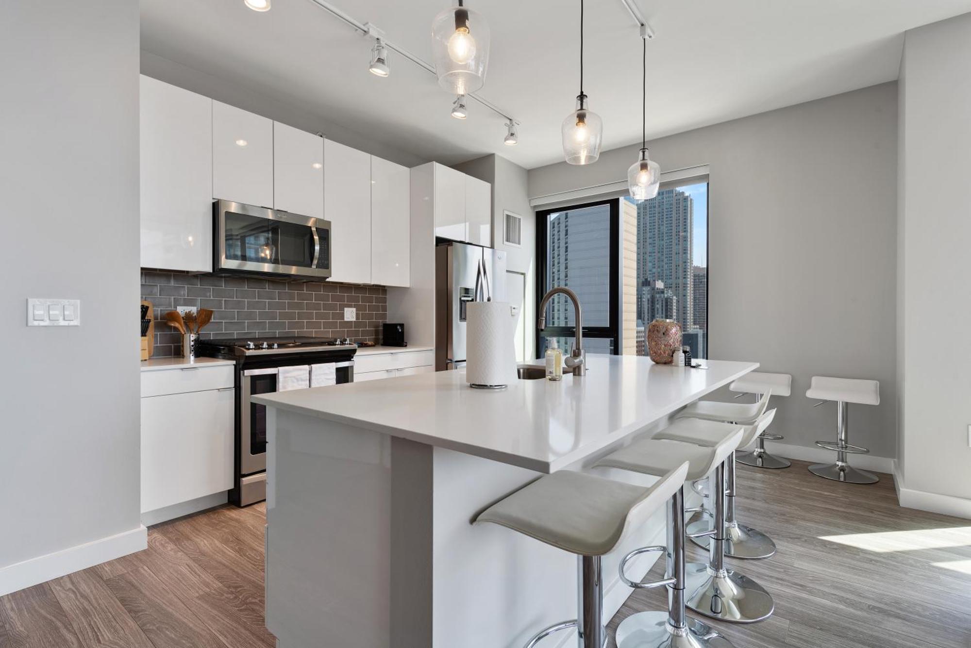 Aurelien Spacious In The Heart Of Gold Coast Apartment Chicago