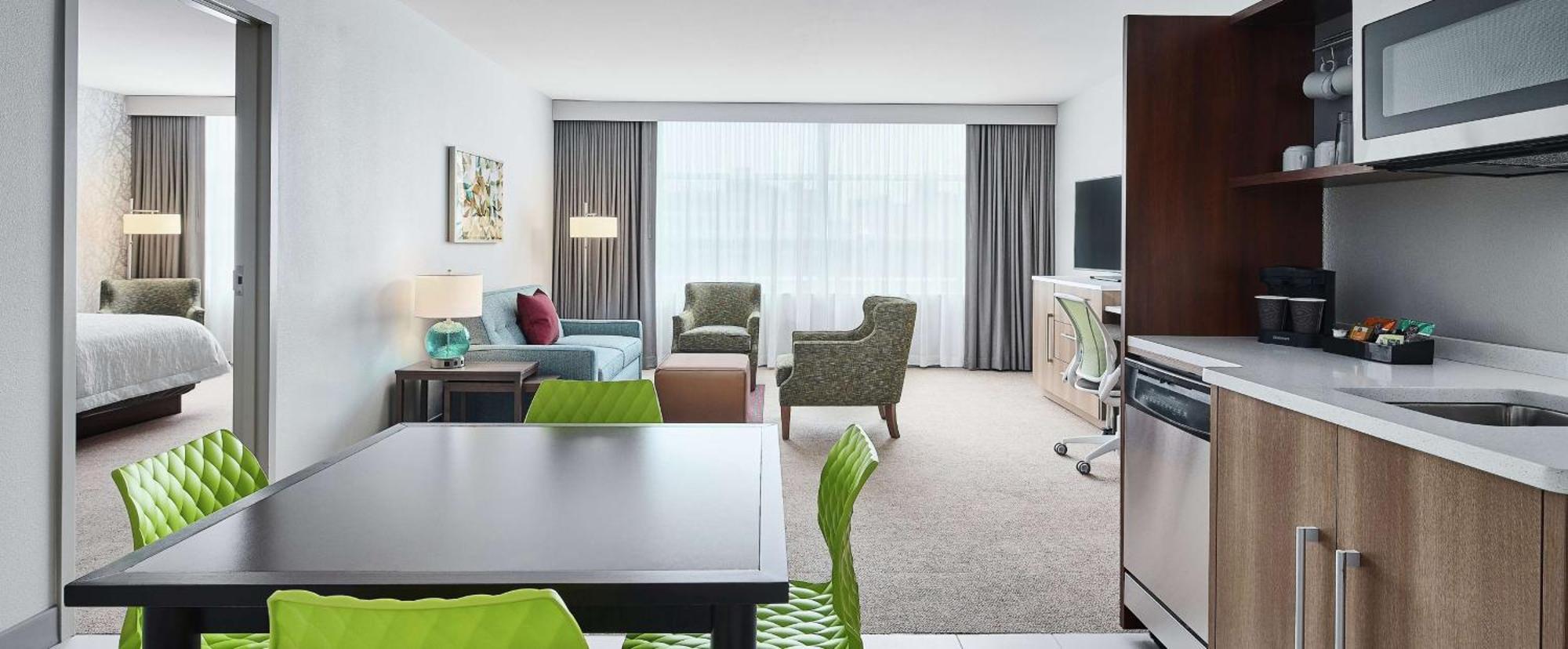 Home2 By Hilton Mccormick Place Hotel