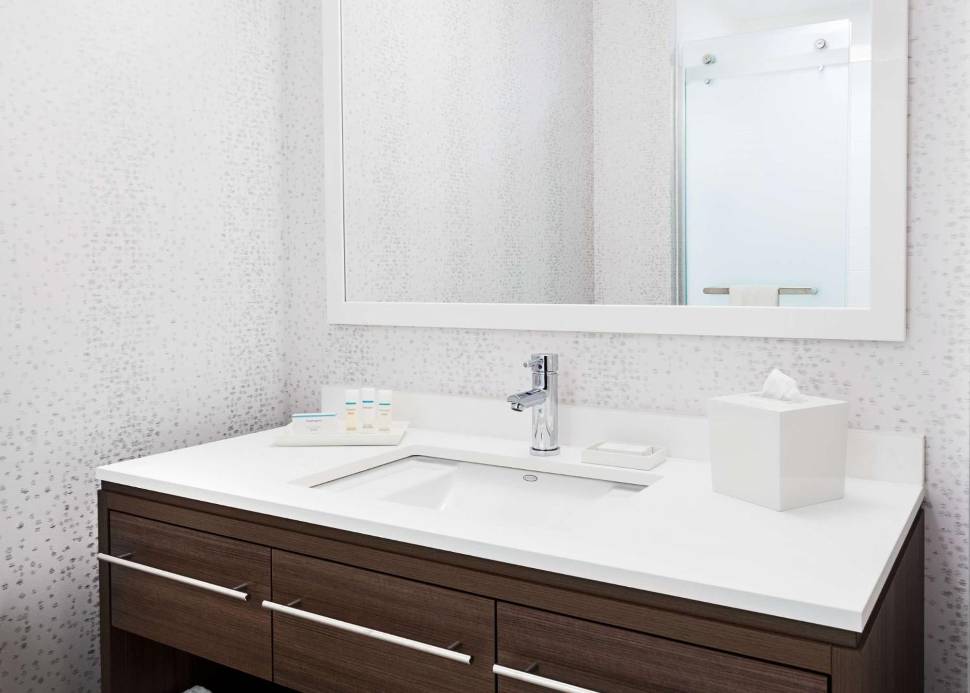 Home2 By Hilton Mccormick Place 3*